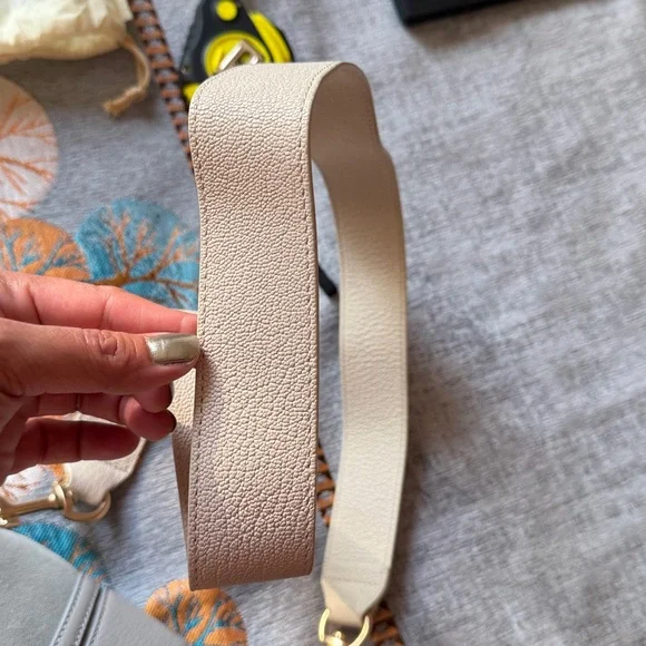 Authentic See By Chloe Elegant Charms edition Hana (Medium Size) - Picture 8 of 15